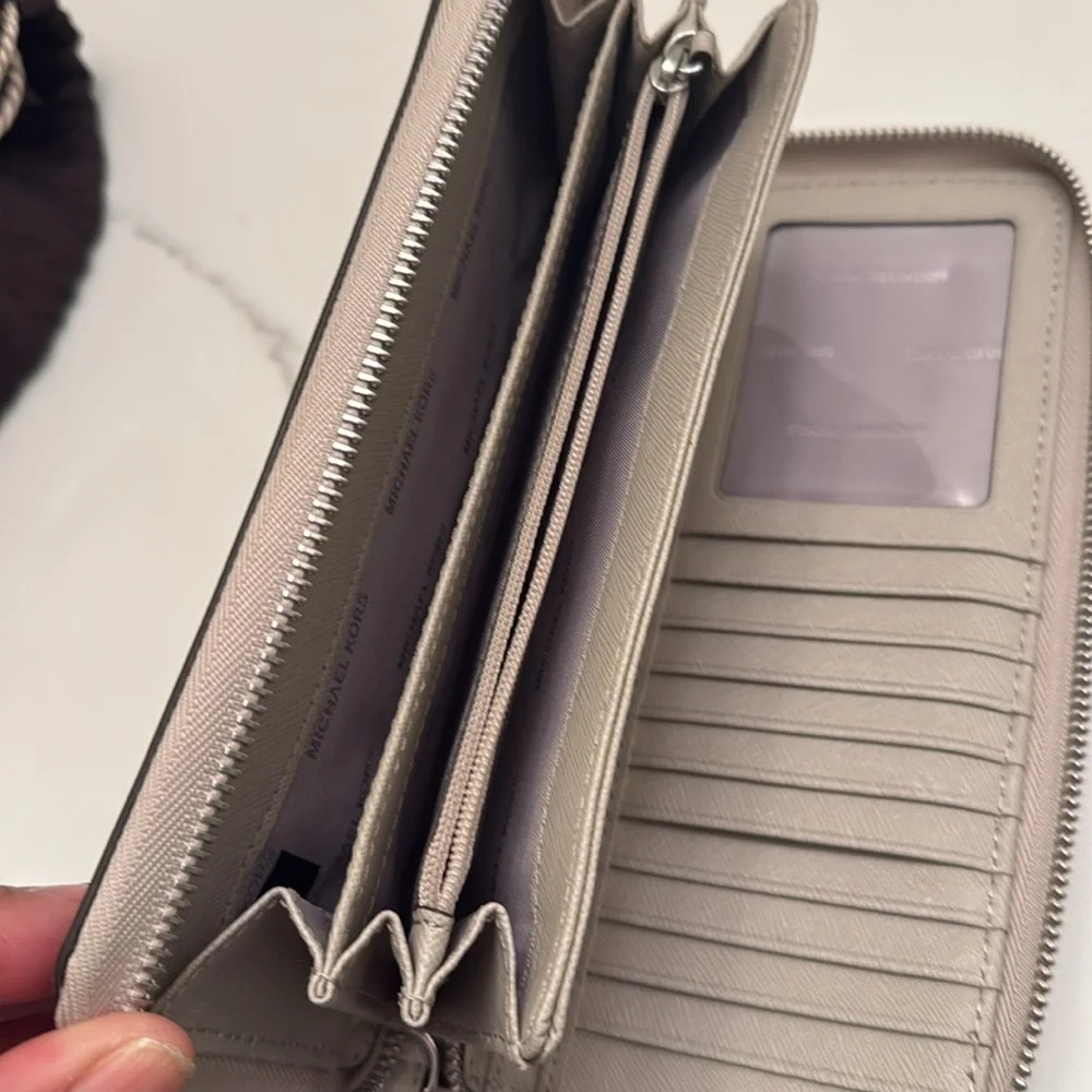 Grey Michael Kors, wallet